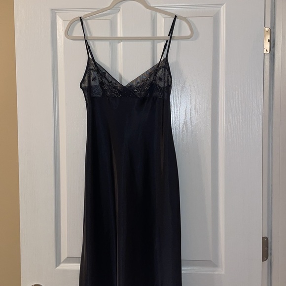 VINTAGE SLIP DRESS - Picture 2 of 8